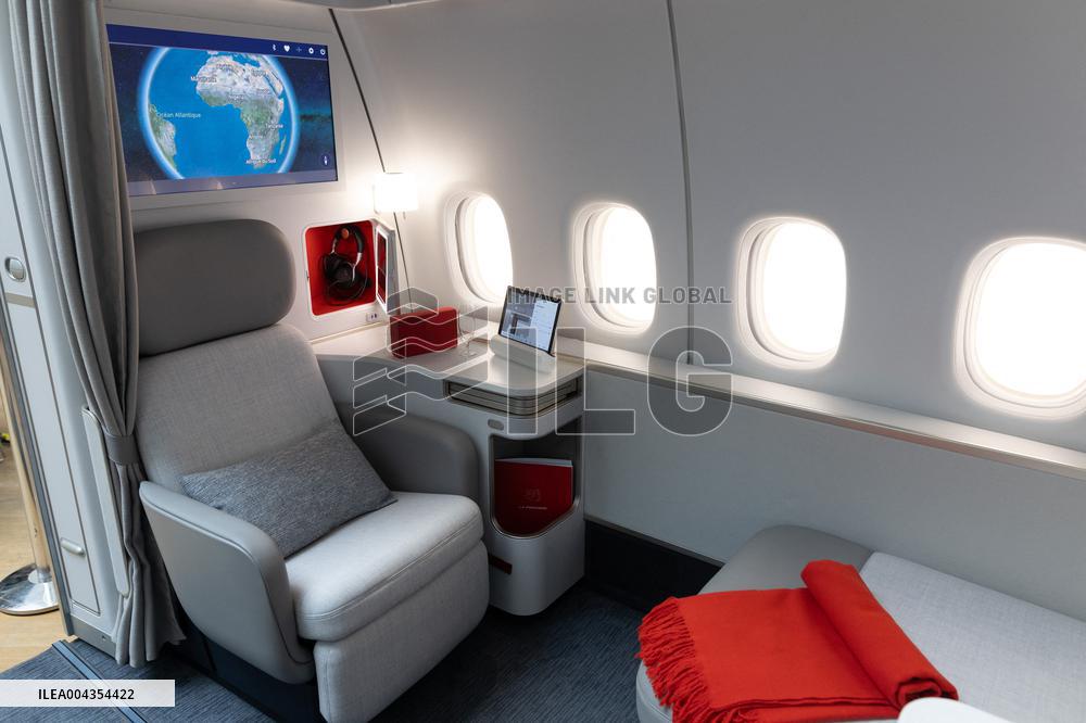 Air France La Premiere Aircraft Cabin Exhibition - Roissy-en-France