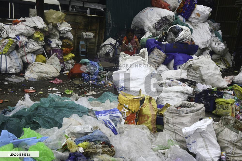 Waste Pickers And Solid Waste During Earth Day - India