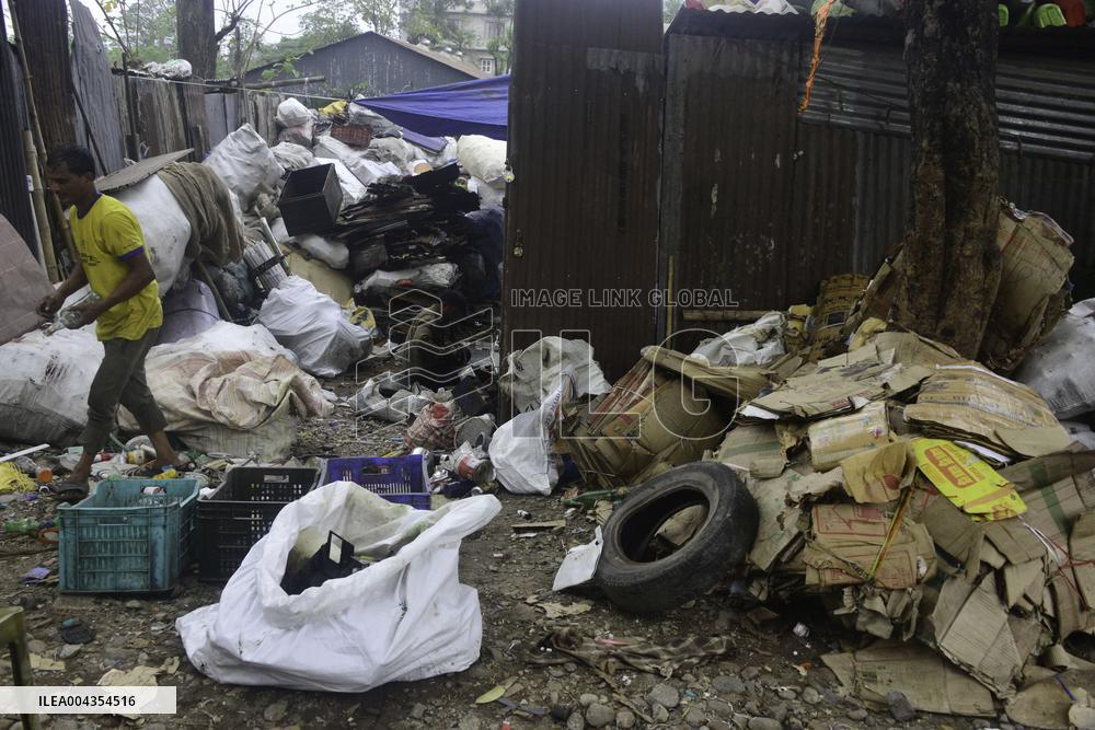 Waste Pickers And Solid Waste During Earth Day - India