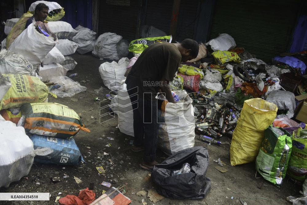 Waste Pickers And Solid Waste During Earth Day - India
