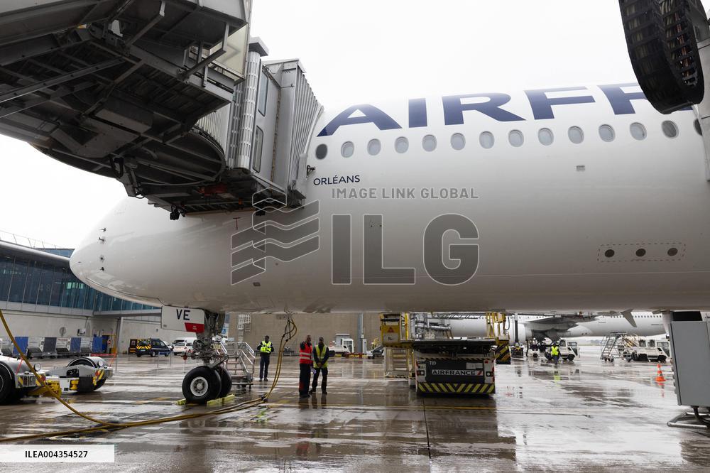 Visit to Charles de Gaulle Airport about the decarbonisation of the aviation sector - Roissy-en-France