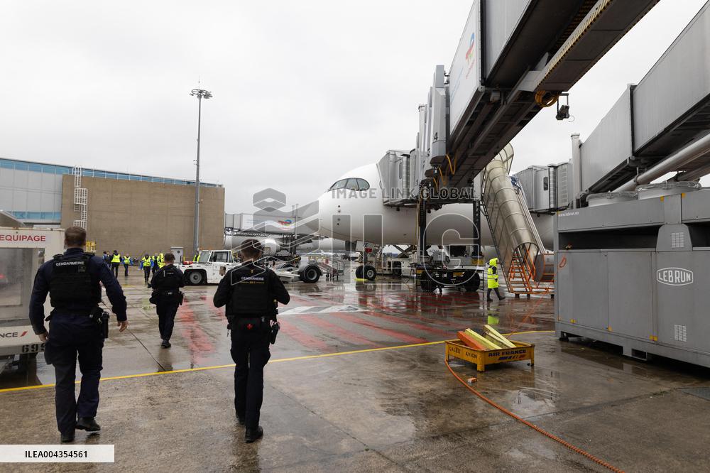 Visit to Charles de Gaulle Airport about the decarbonisation of the aviation sector - Roissy-en-France