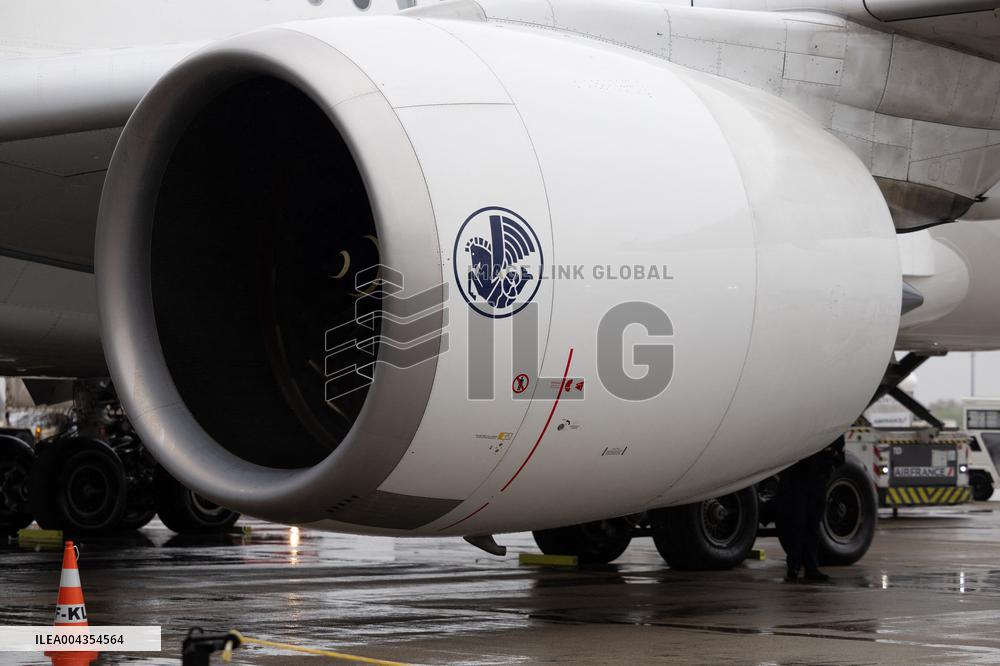 Visit to Charles de Gaulle Airport about the decarbonisation of the aviation sector - Roissy-en-France