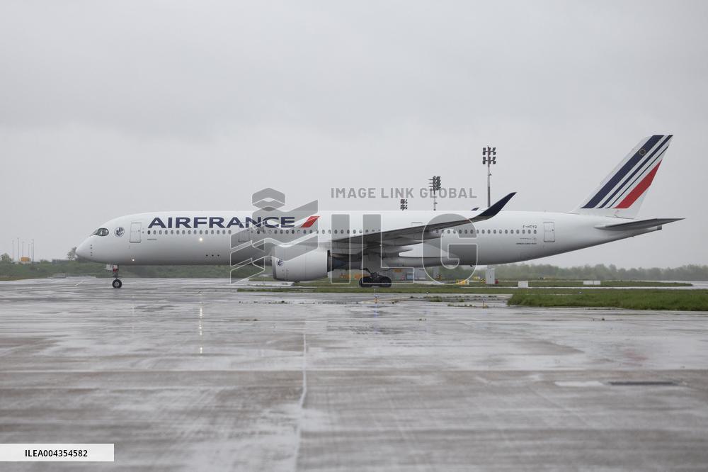 Visit to Charles de Gaulle Airport about the decarbonisation of the aviation sector - Roissy-en-France