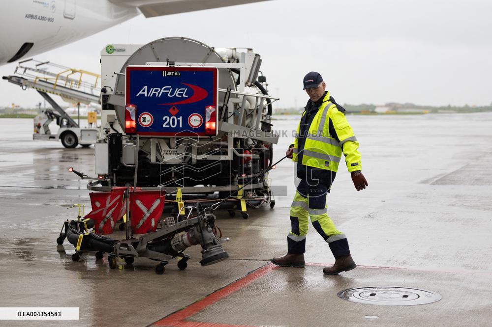 Visit to Charles de Gaulle Airport about the decarbonisation of the aviation sector - Roissy-en-France