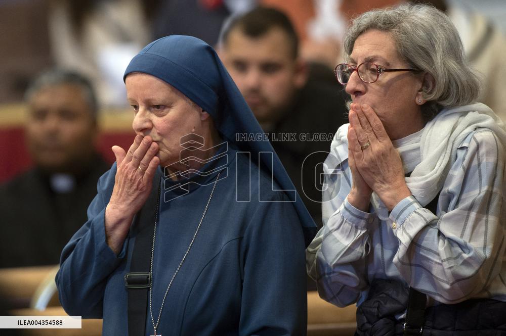 Body of Pope Francis on Display in St Peter s Basilica - Vatican