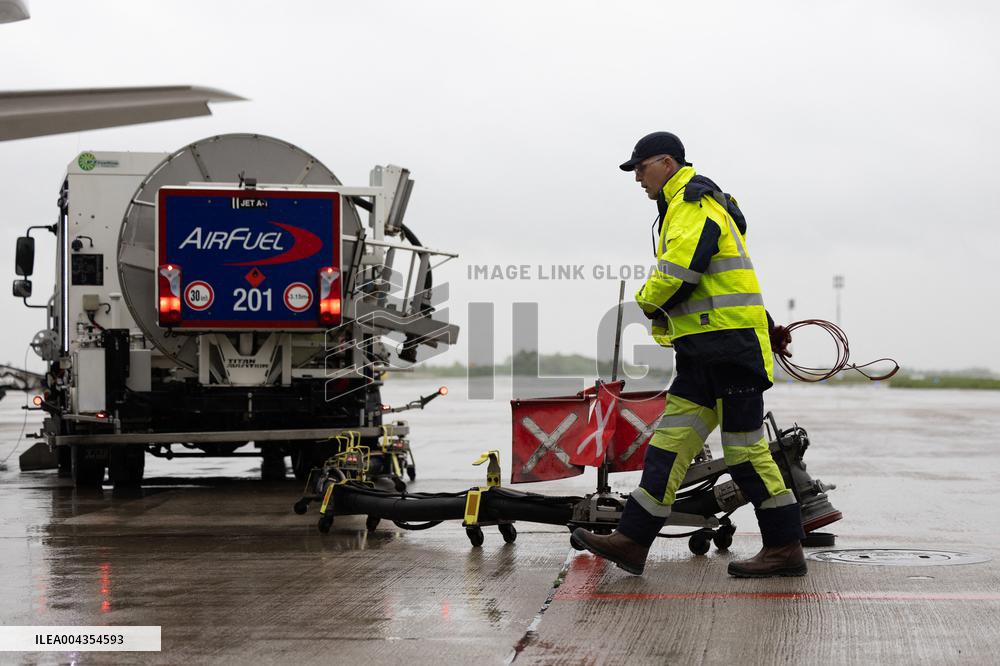 Visit to Charles de Gaulle Airport about the decarbonisation of the aviation sector - Roissy-en-France