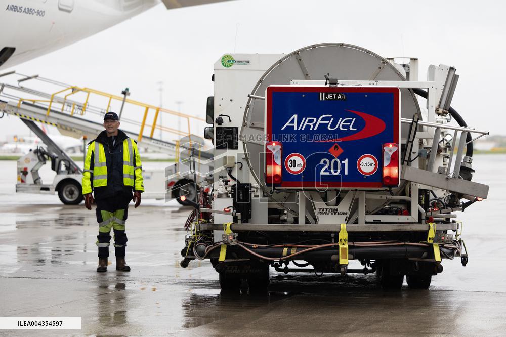 Visit to Charles de Gaulle Airport about the decarbonisation of the aviation sector - Roissy-en-France