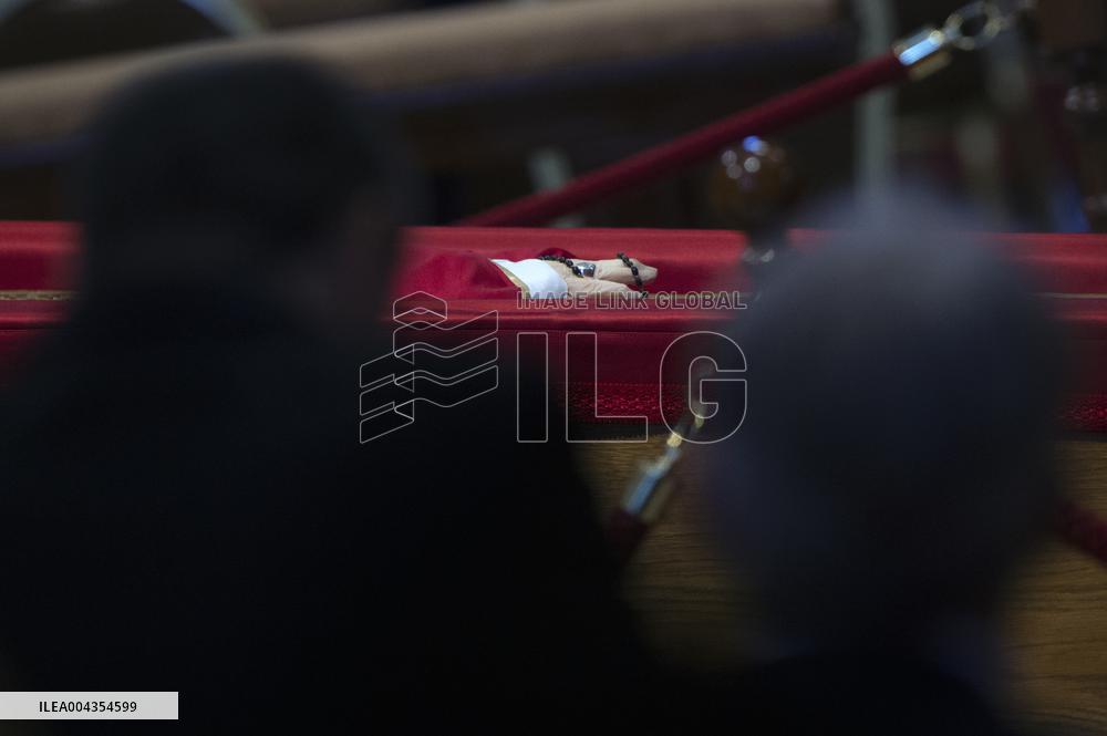 Body of Pope Francis on Display in St Peter s Basilica - Vatican