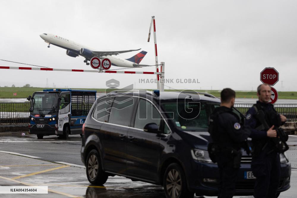 Visit to Charles de Gaulle Airport about the decarbonisation of the aviation sector - Roissy-en-France