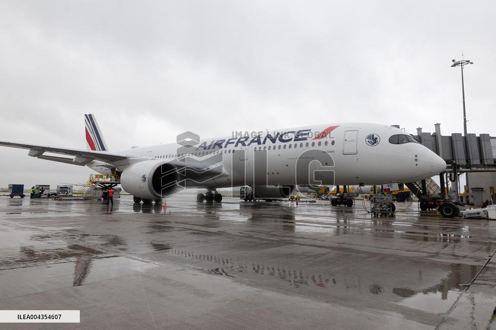 Visit to Charles de Gaulle Airport about the decarbonisation of the aviation sector - Roissy-en-France