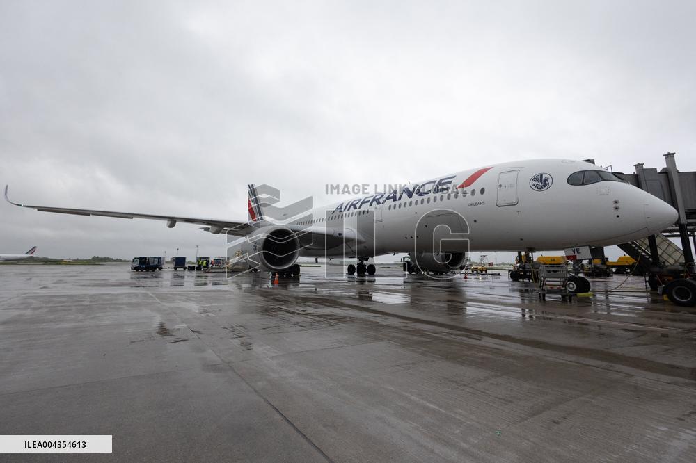 Visit to Charles de Gaulle Airport about the decarbonisation of the aviation sector - Roissy-en-France