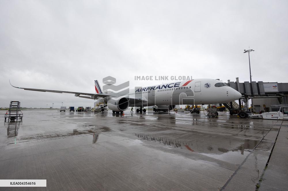 Visit to Charles de Gaulle Airport about the decarbonisation of the aviation sector - Roissy-en-France