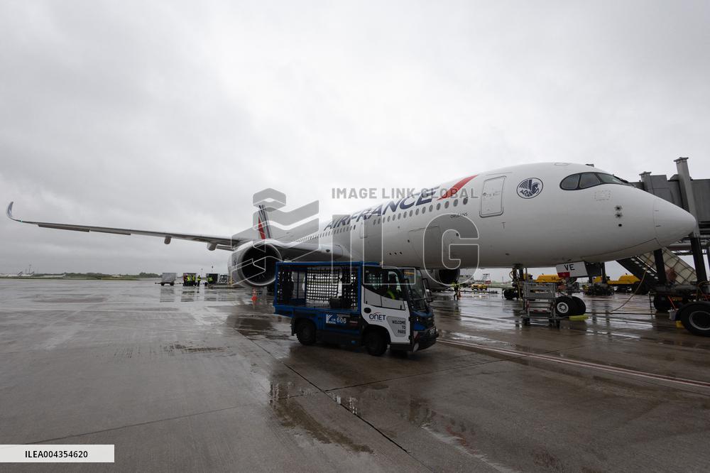 Visit to Charles de Gaulle Airport about the decarbonisation of the aviation sector - Roissy-en-France