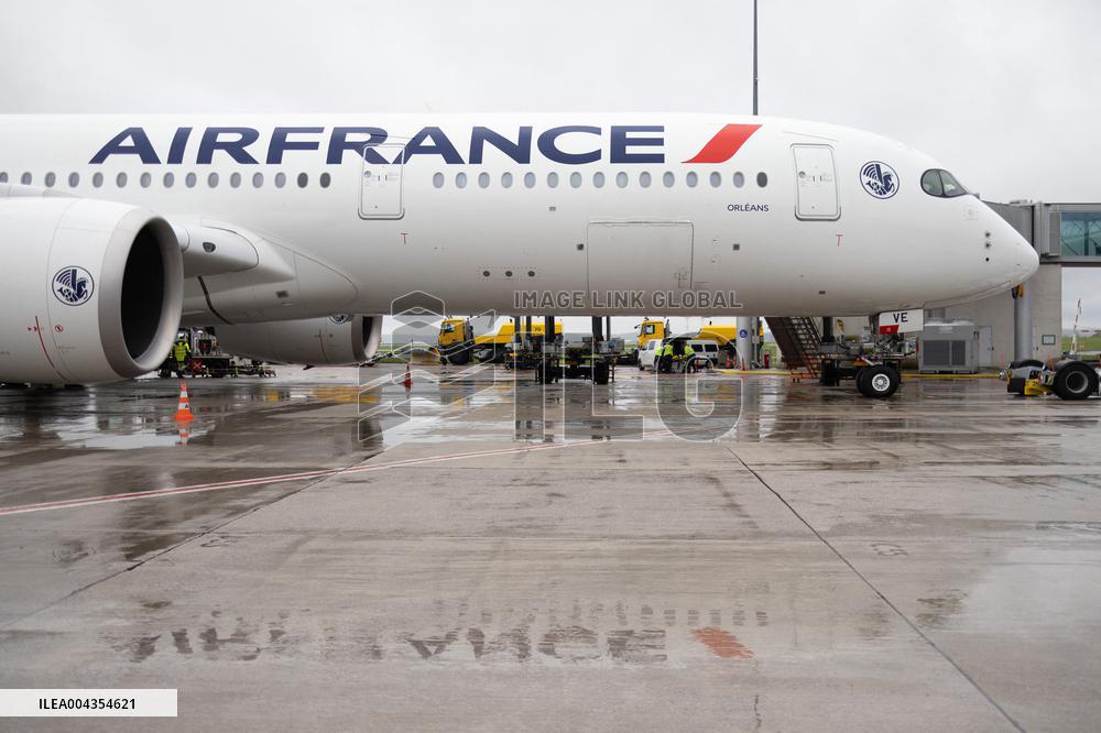 Visit to Charles de Gaulle Airport about the decarbonisation of the aviation sector - Roissy-en-France