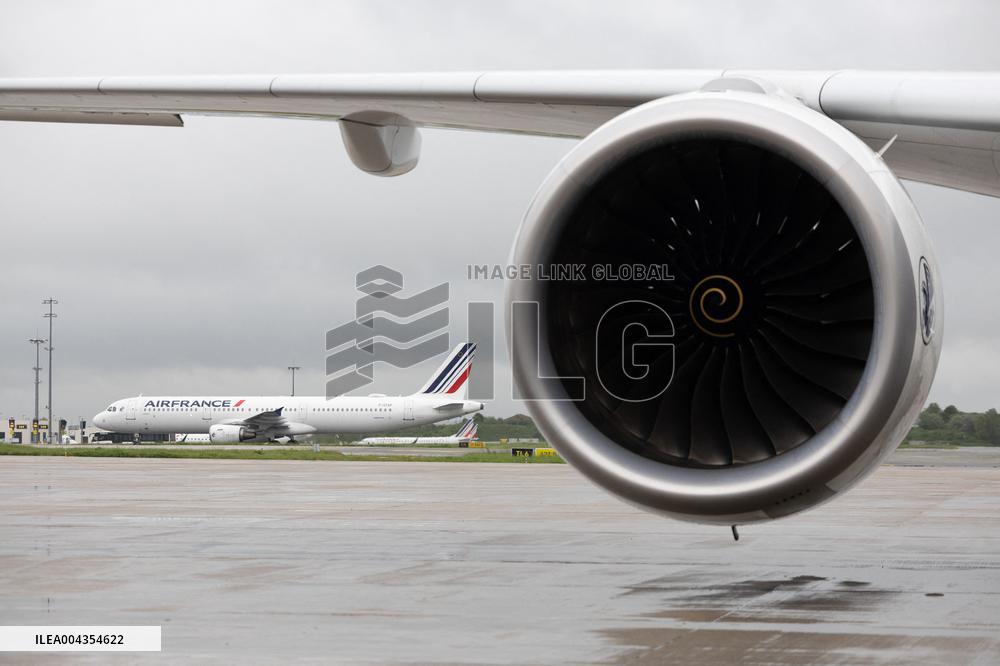 Visit to Charles de Gaulle Airport about the decarbonisation of the aviation sector - Roissy-en-France