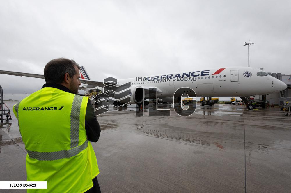 Visit to Charles de Gaulle Airport about the decarbonisation of the aviation sector - Roissy-en-France