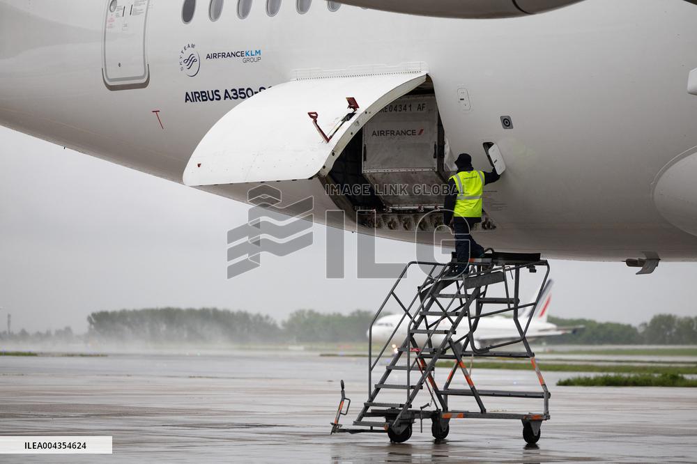 Visit to Charles de Gaulle Airport about the decarbonisation of the aviation sector - Roissy-en-France