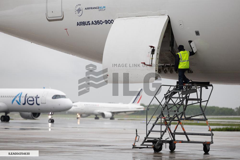Visit to Charles de Gaulle Airport about the decarbonisation of the aviation sector - Roissy-en-France