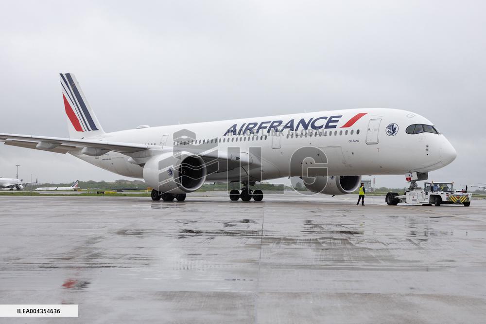 Visit to Charles de Gaulle Airport about the decarbonisation of the aviation sector - Roissy-en-France