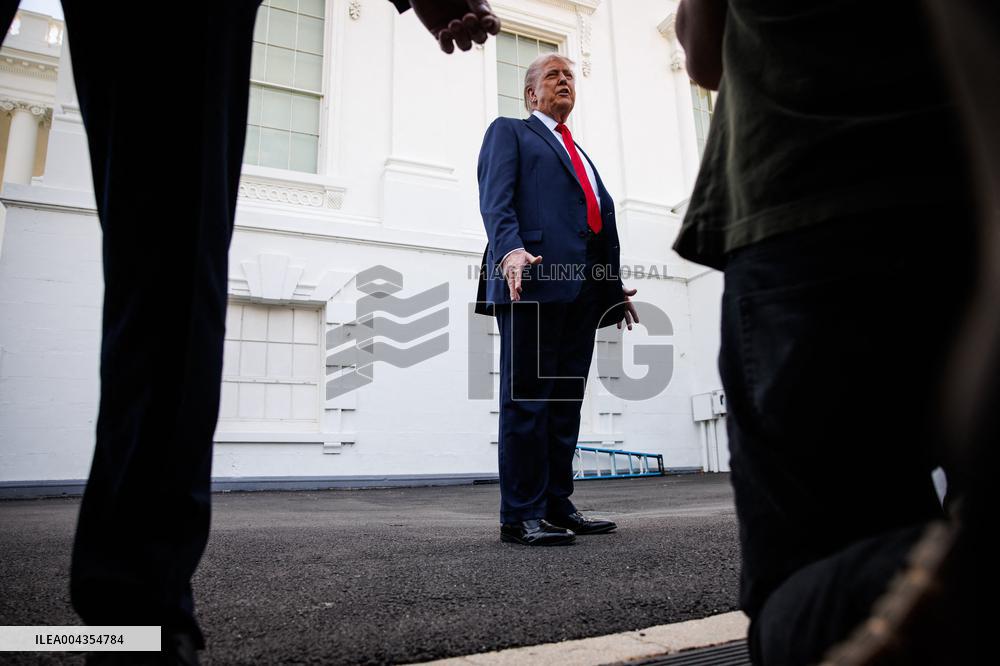 DC: President Trump on North Lawn of White House