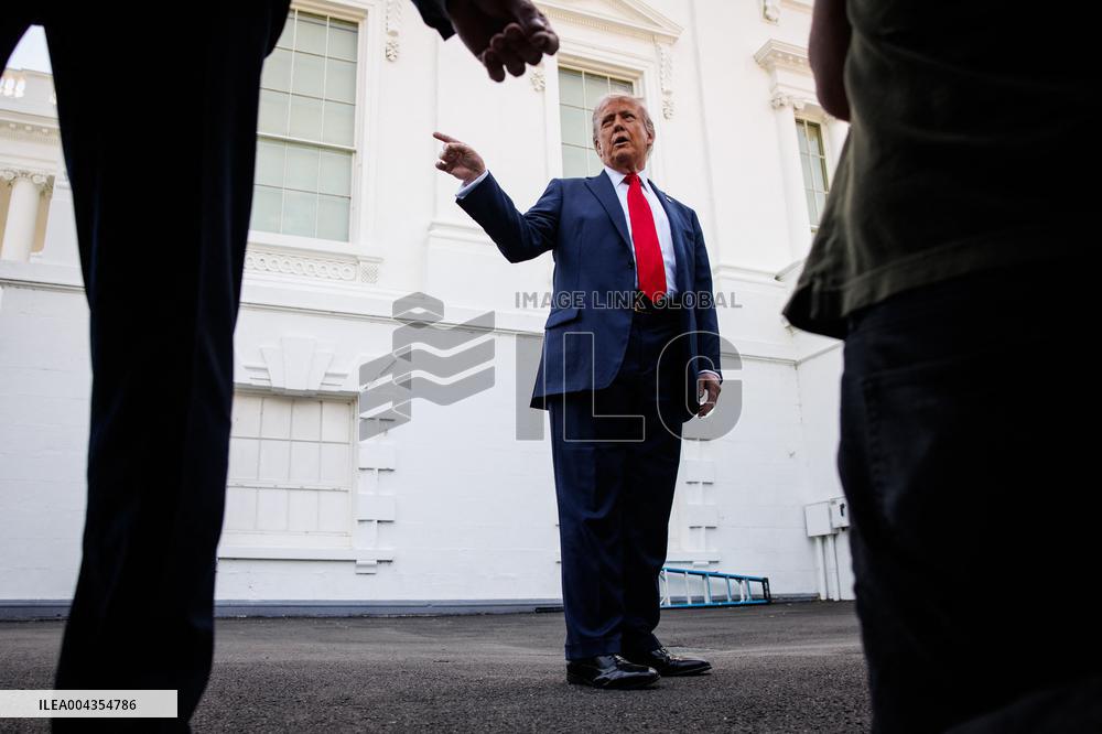 DC: President Trump on North Lawn of White House