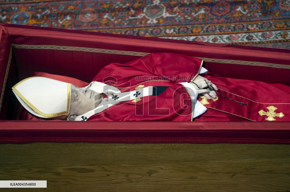 Body of Pope Francis on Display in St Peter s Basilica - Vatican
