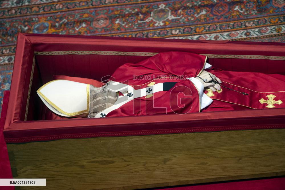 Body of Pope Francis on Display in St Peter s Basilica - Vatican