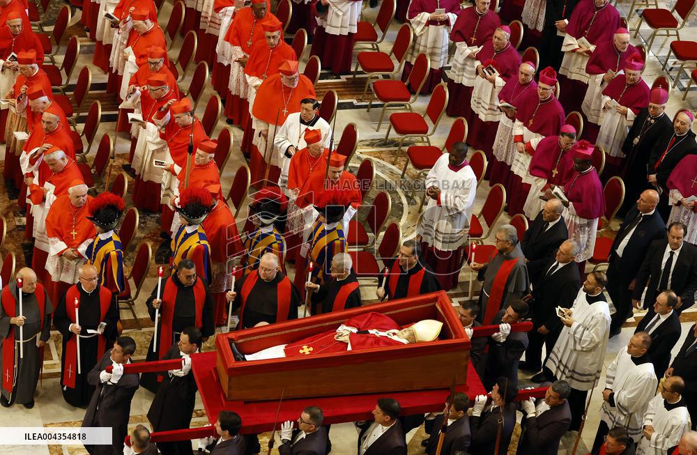 Transfer of The Coffin of Pope Francis - Vatican