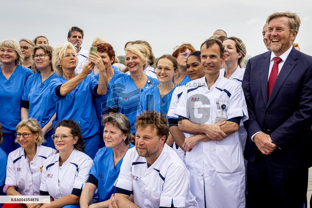 King Willem Alexander visits Beverwijk Burns Center - Netherlands