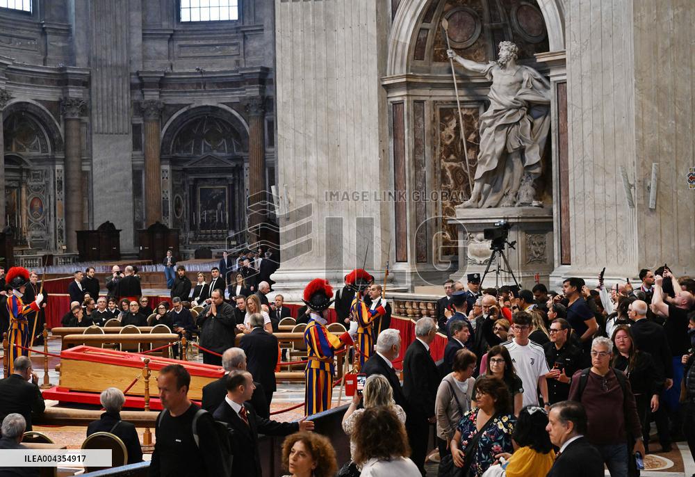 People Queue To pay Their RespectsTo Late Pope Francis - Vatican