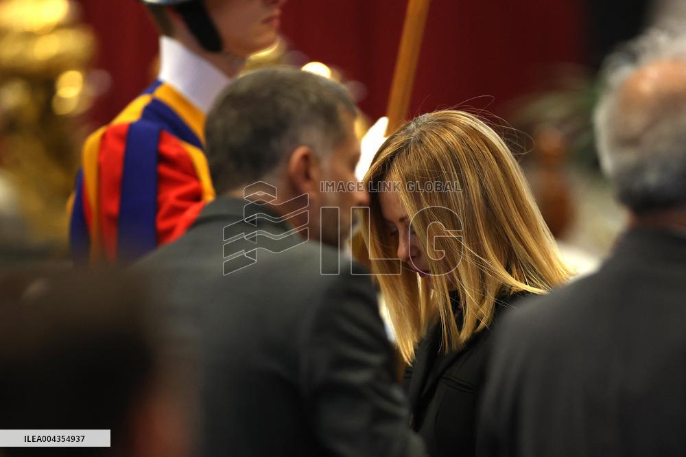 Giorgia Meloni Pays Respects To Late Pope Francis - Vatican