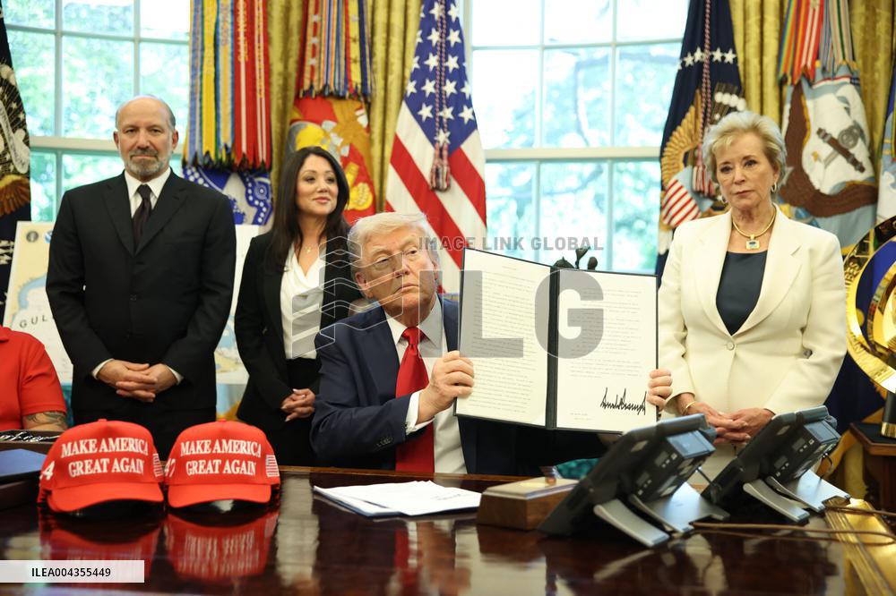 DC: President Trump Signs New Executive Orders