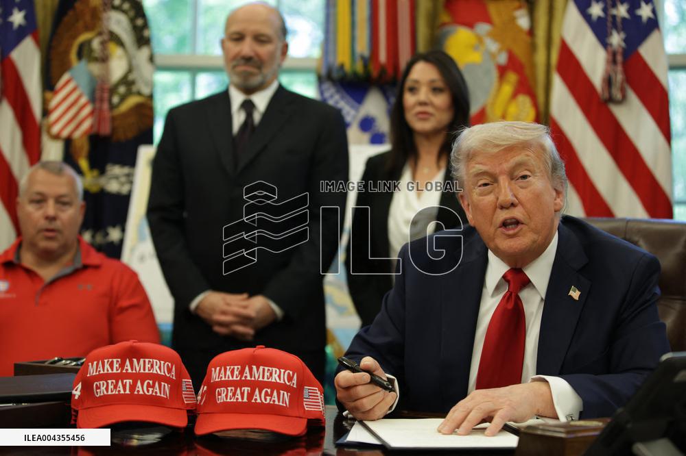 DC: President Trump Signs New Executive Orders