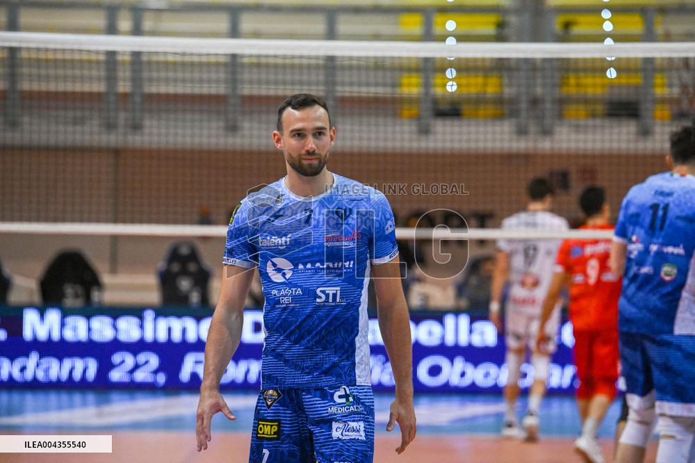 VOLLEY - Superlega Serie A - Playoff 5° Posto - Cisterna Volley vs Sonepar Padova 2-2.. (31-29, 22-25, 25-21, 24-26 ..)