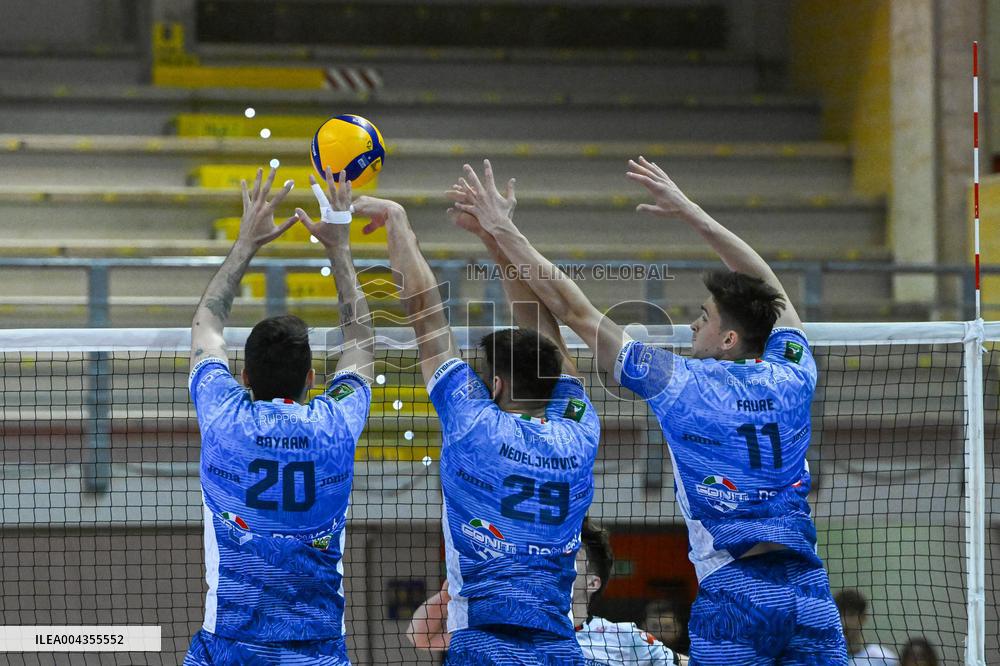 VOLLEY - Superlega Serie A - Playoff 5° Posto - Cisterna Volley vs Sonepar Padova 2-2.. (31-29, 22-25, 25-21, 24-26 ..)