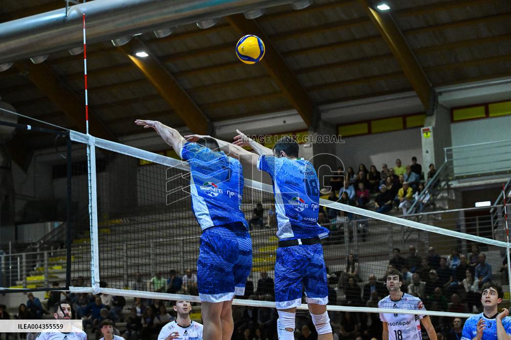 VOLLEY - Superlega Serie A - Playoff 5° Posto - Cisterna Volley vs Sonepar Padova 2-2.. (31-29, 22-25, 25-21, 24-26 ..)