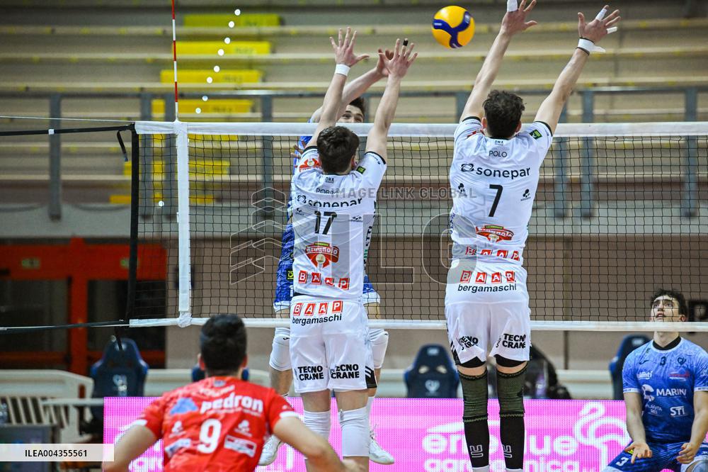 VOLLEY - Superlega Serie A - Playoff 5° Posto - Cisterna Volley vs Sonepar Padova 2-2.. (31-29, 22-25, 25-21, 24-26 ..)