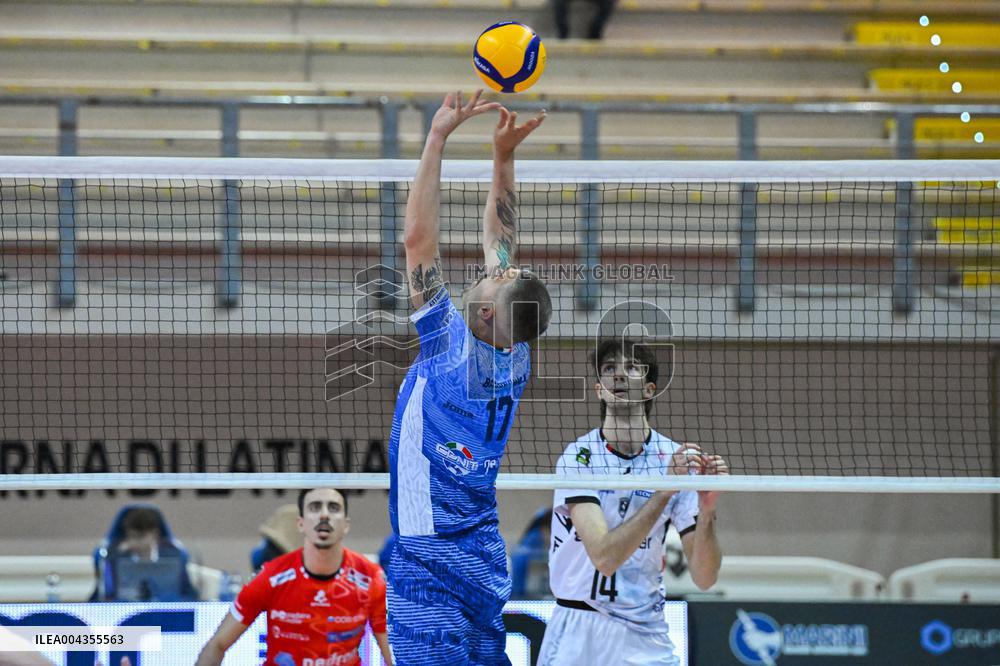 VOLLEY - Superlega Serie A - Playoff 5° Posto - Cisterna Volley vs Sonepar Padova 2-2.. (31-29, 22-25, 25-21, 24-26 ..)