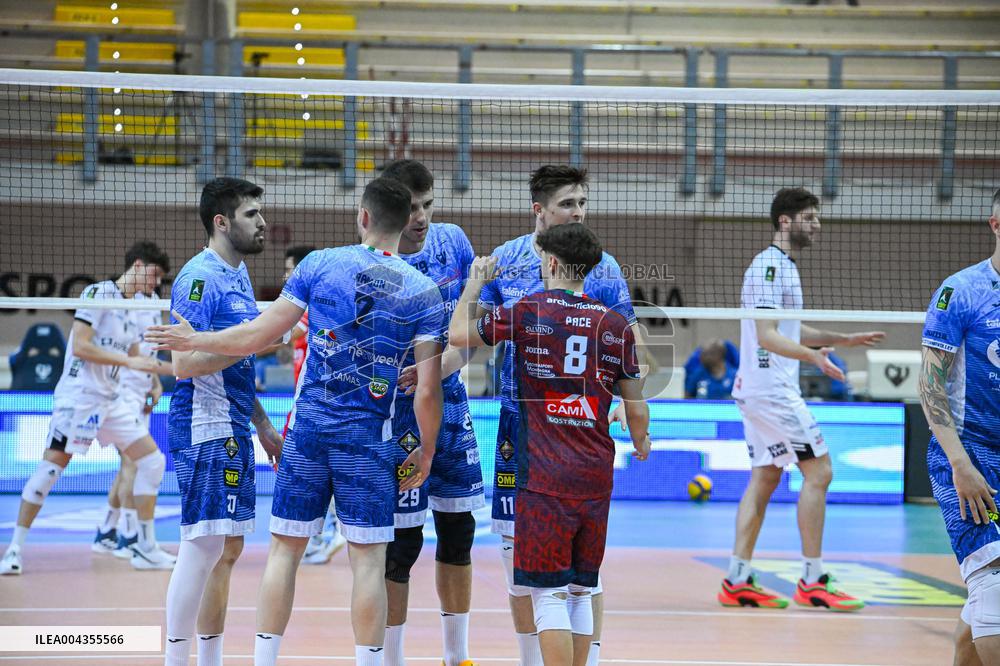 VOLLEY - Superlega Serie A - Playoff 5° Posto - Cisterna Volley vs Sonepar Padova 2-2.. (31-29, 22-25, 25-21, 24-26 ..)