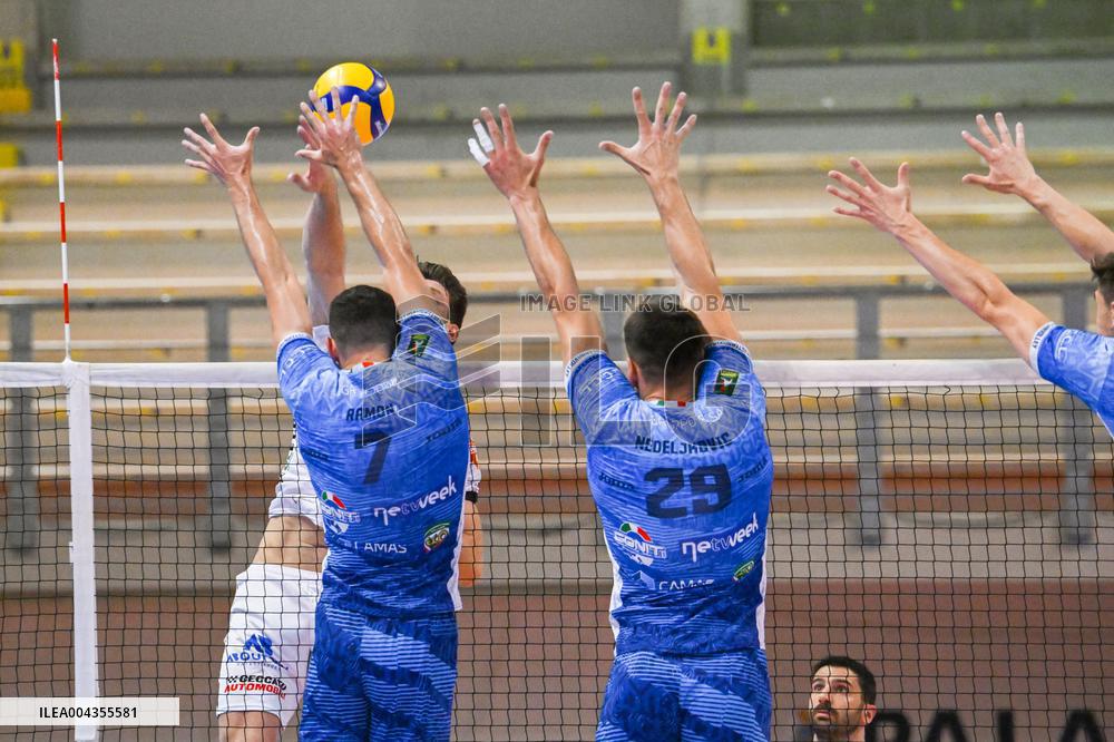 VOLLEY - Superlega Serie A - Playoff 5° Posto - Cisterna Volley vs Sonepar Padova 2-2.. (31-29, 22-25, 25-21, 24-26 ..)