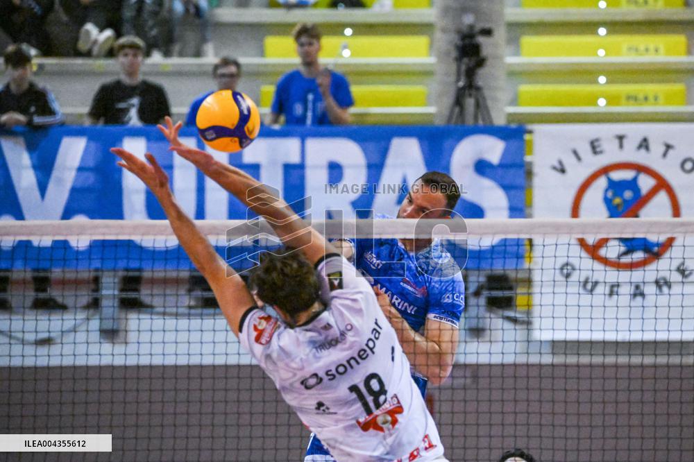 VOLLEY - Superlega Serie A - Playoff 5° Posto - Cisterna Volley vs Sonepar Padova 2-2.. (31-29, 22-25, 25-21, 24-26 ..)