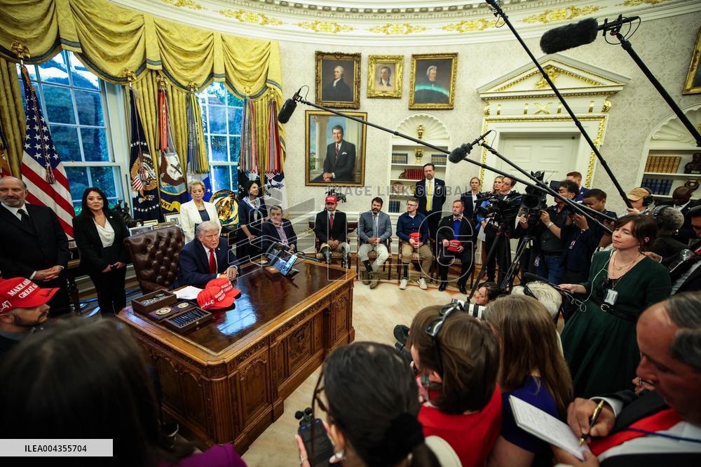 DC: President Trump Signs New Executive Orders