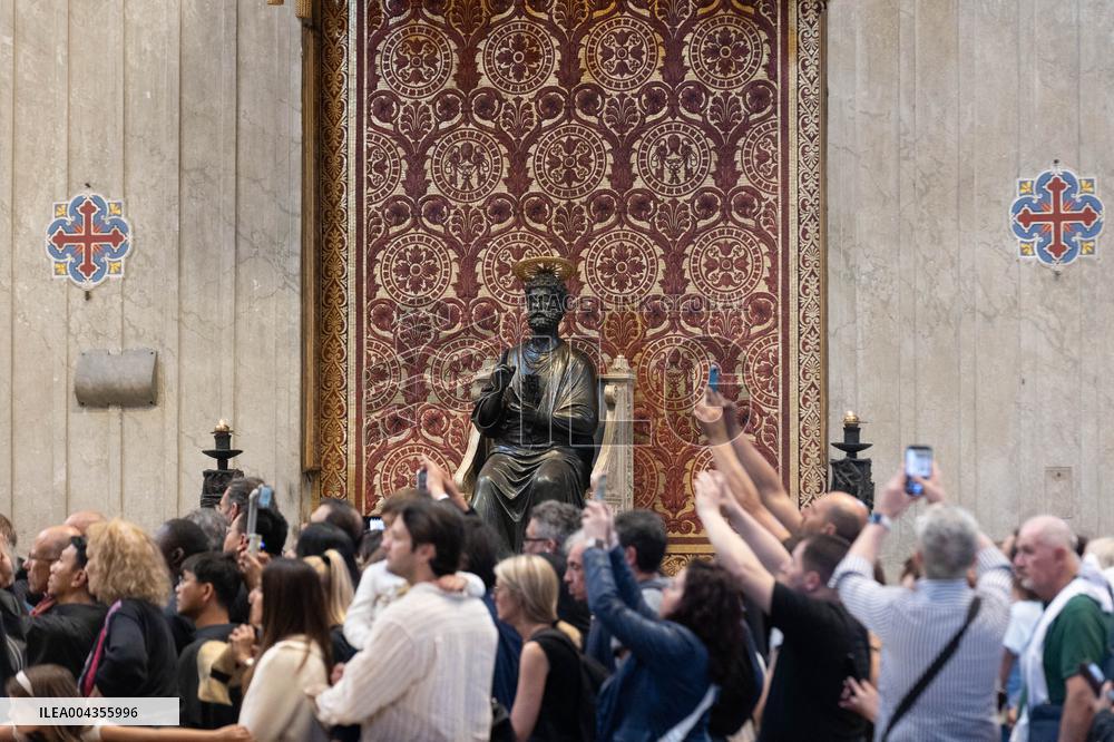 Homage Of the Faithful to Pope Francis - Vatican