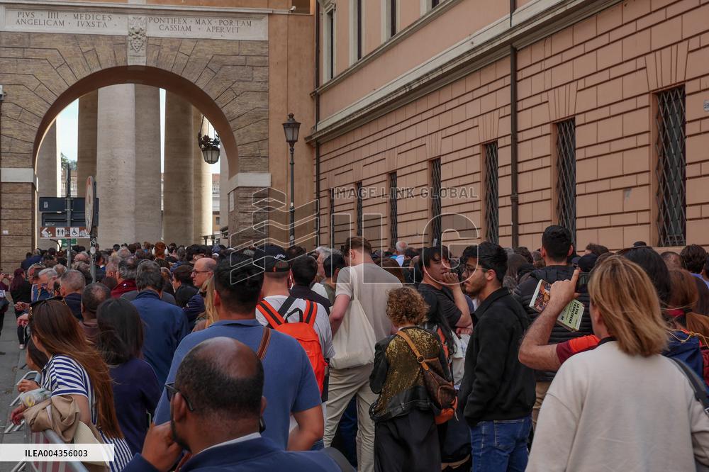 Homage Of the Faithful to Pope Francis - Vatican