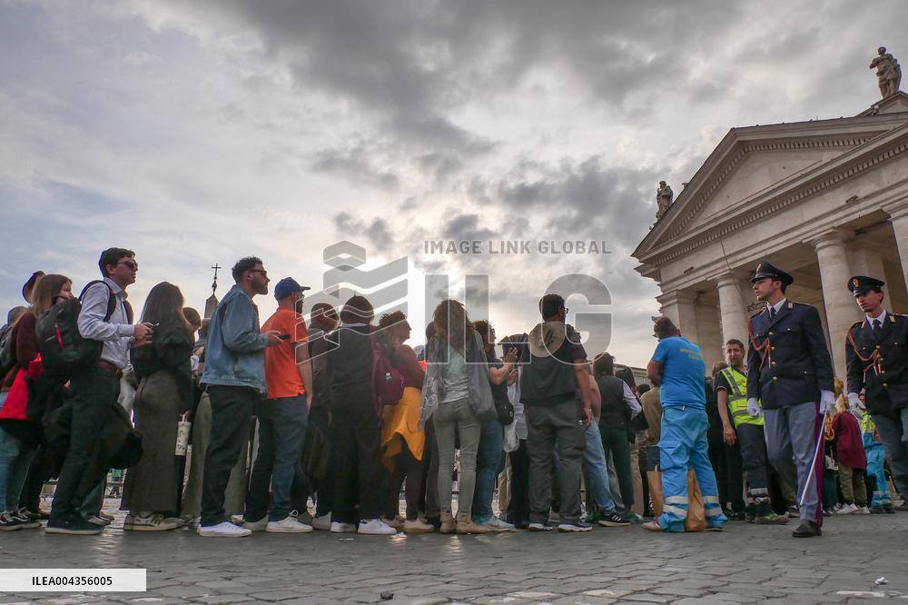 Homage Of the Faithful to Pope Francis - Vatican