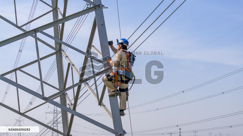 Exoskeleton Robot Power Grid Maintenance
