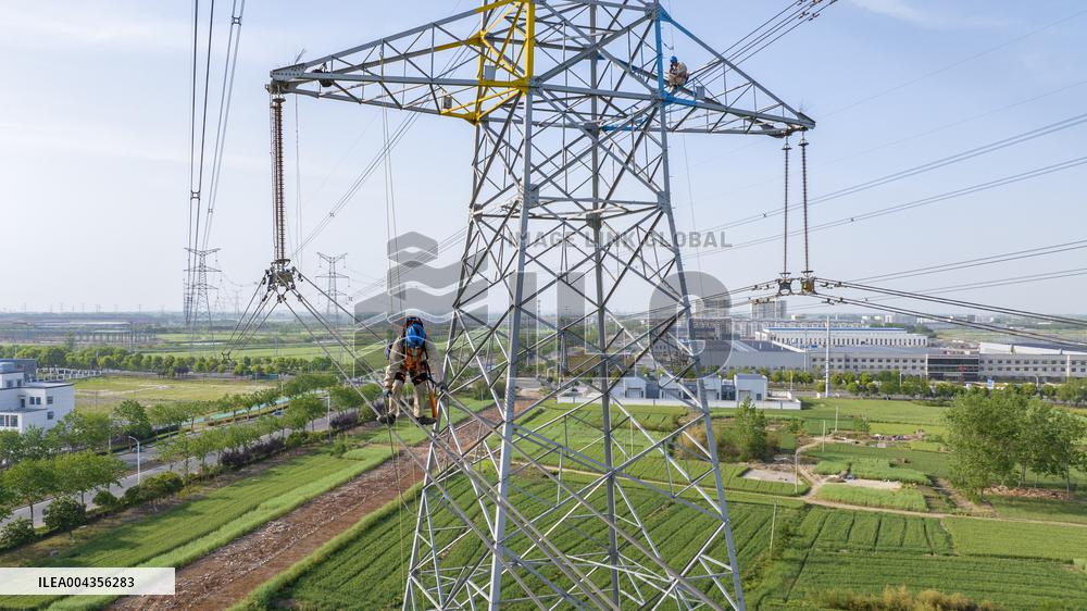 Exoskeleton Robot Power Grid Maintenance