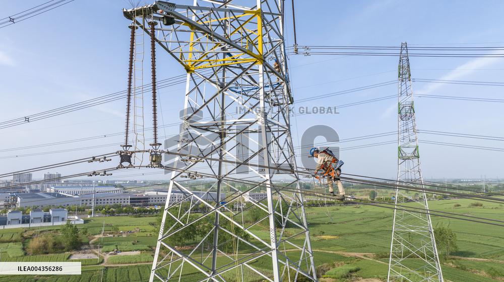 Exoskeleton Robot Power Grid Maintenance