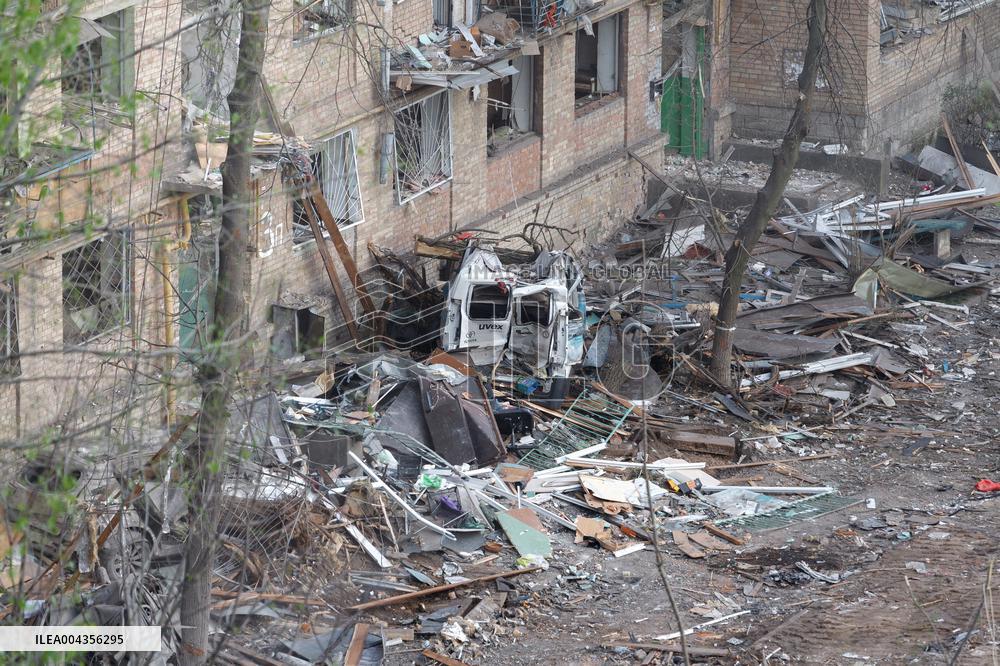 Russian troops launch massive overnight strike on Kyiv